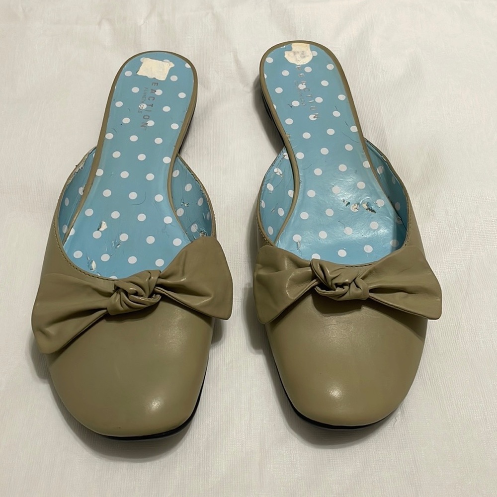 Kenneth Cole Reaction slide-on/mules size 9 1/2